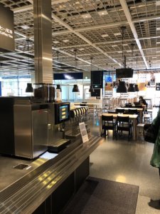 IKEA港北ブラックソフトクリーム